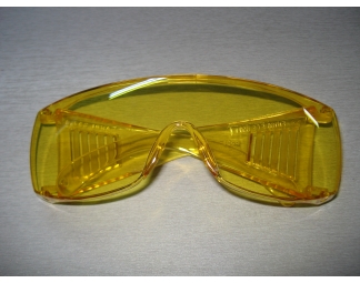 ΓΥΑΛΙΑ ΠΡΟΣΤΑΣΙΑΣ UV